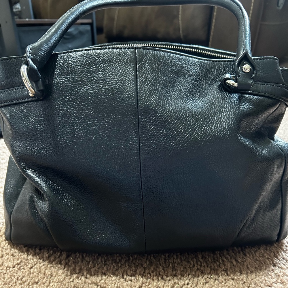 Coach Black Leather Shoulder Bag with Silver Hardware NEVER USED - Picture 2 of 10